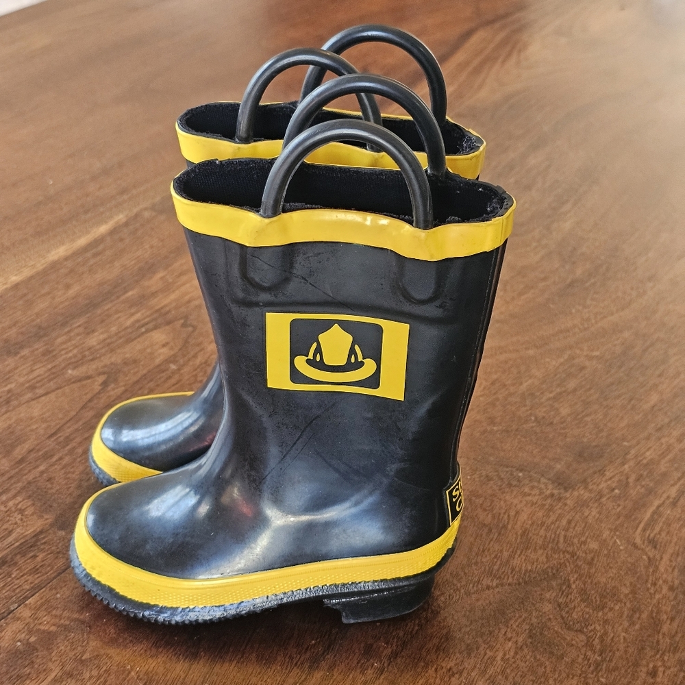 Storm Chief Kids Rain Boots Size 5 Boy Steel Shank Pull On